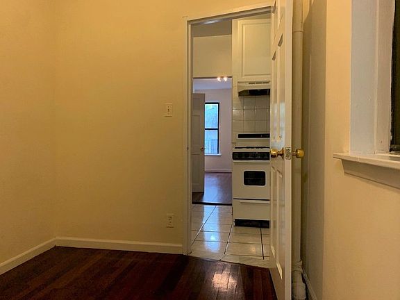 5th image of 315 E 73rd St APT 8