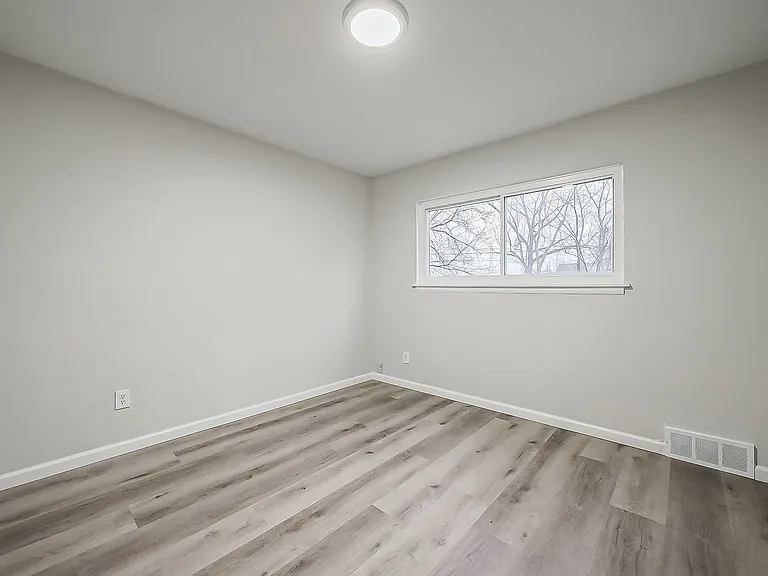 536 Emerson Ave — Photo 10