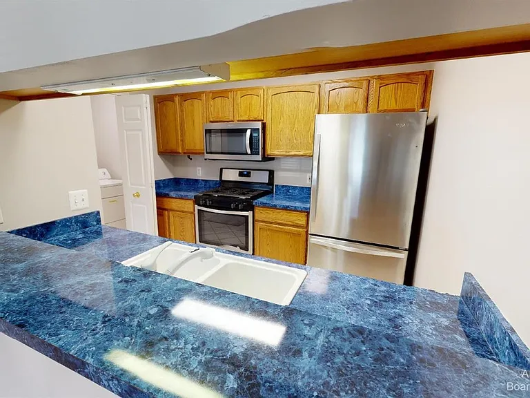 2666 S Knightsbridge Cir — Photo 4