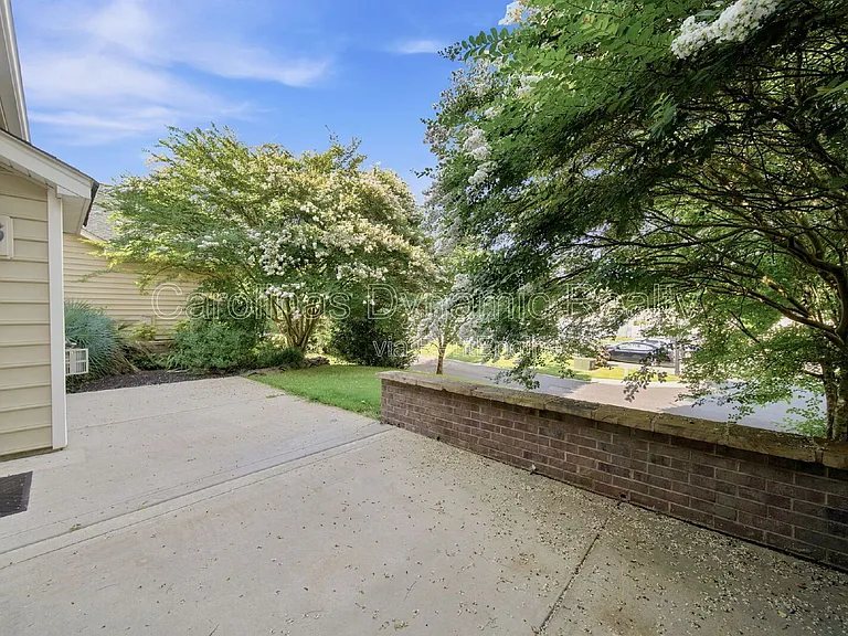 3405 Bidwell Ave — Photo 46