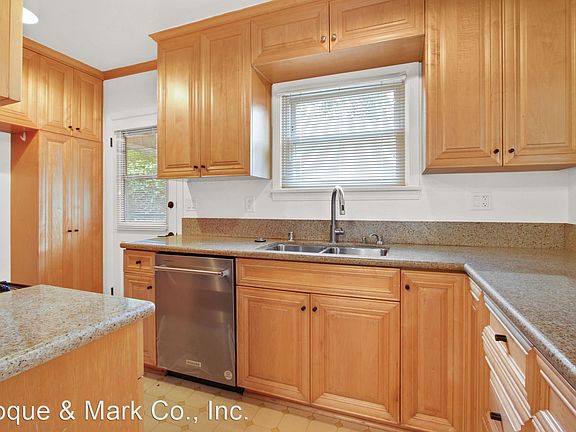 2nd image of 1119 Marine St