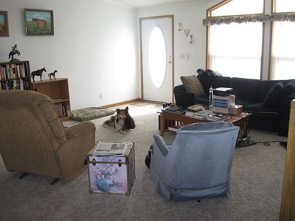 Living room--view to front door