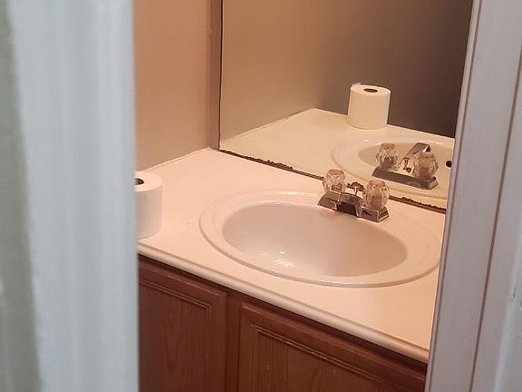 3rd image of 905 Greene Way