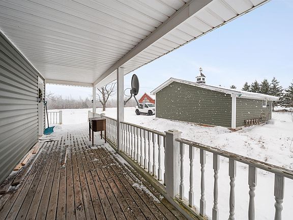 3rd image of 1811 Mountain Rd