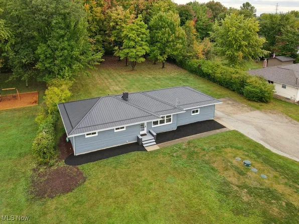 951 Florence Dr, Macedonia, OH 44056