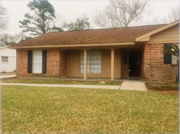 1410 Saxony Ln, Houston, TX 77058