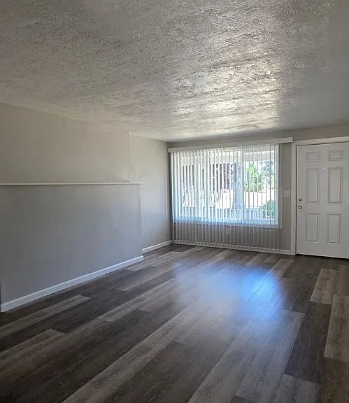 481-Satter Dr — Photo 5