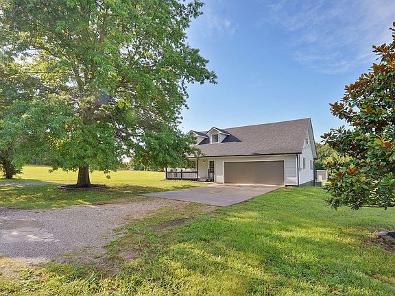 3rd image of 532 Charles Road