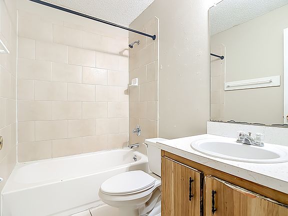 2nd image of 4536 Ballentine Ct