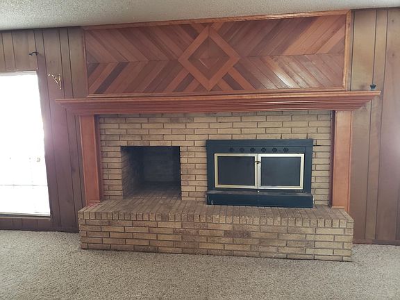 3rd image of 520 Shady Ln