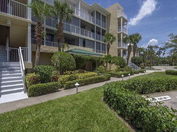 3rd image of 8865 W Orchid Island Cir APT 203