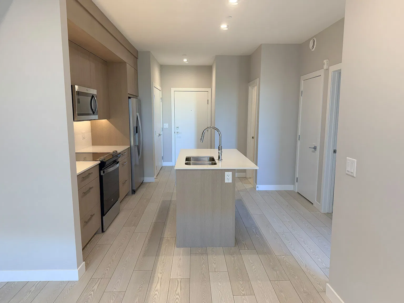 2 bed, 644 sqft, $1,650 — Photo 3