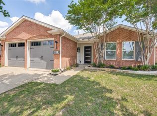 1813 Crested Butte Dr, Fort Worth, TX 76131