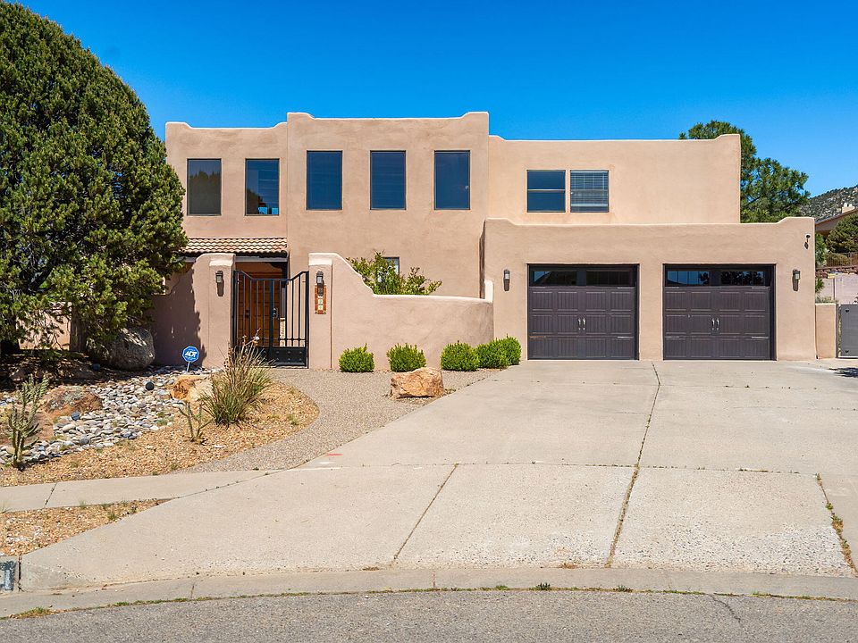 1st image of 5024 Calle De Tierra NE