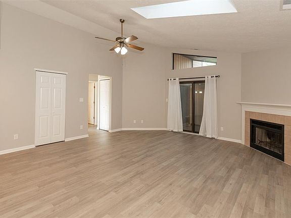 3rd image of 4060 Gamay Ln
