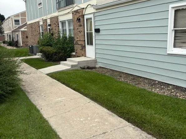 20114 Oak Ln #U70, Chicago Heights, IL 60411