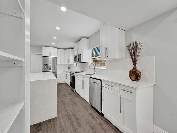 3rd image of 3261 Aqua Vista Drive
