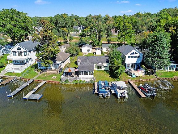 2nd image of 225 N Lakeside Dr