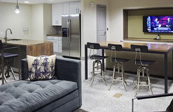 3rd image of 21 Willett Ave APT 404