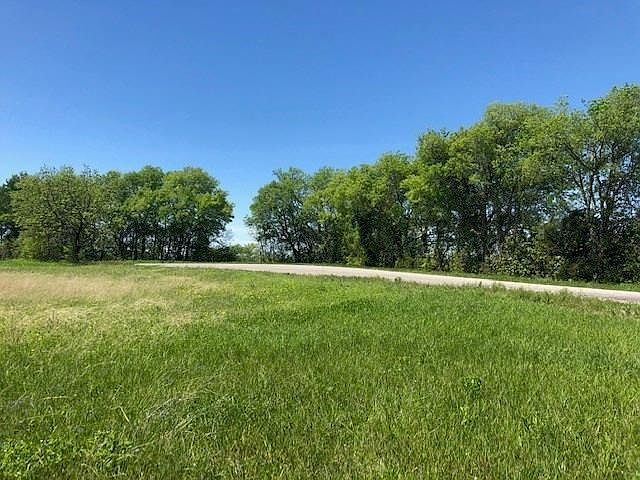 2nd image of 902 Edwards Rd Lot 1