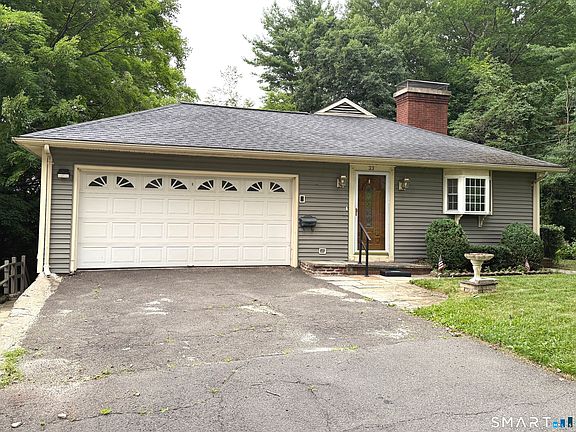 2nd image of 33 Hillcrest Avenue