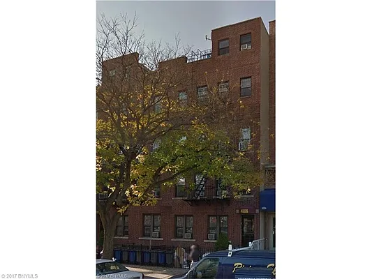 Sold by Momentum Real Estate LLC | media 1