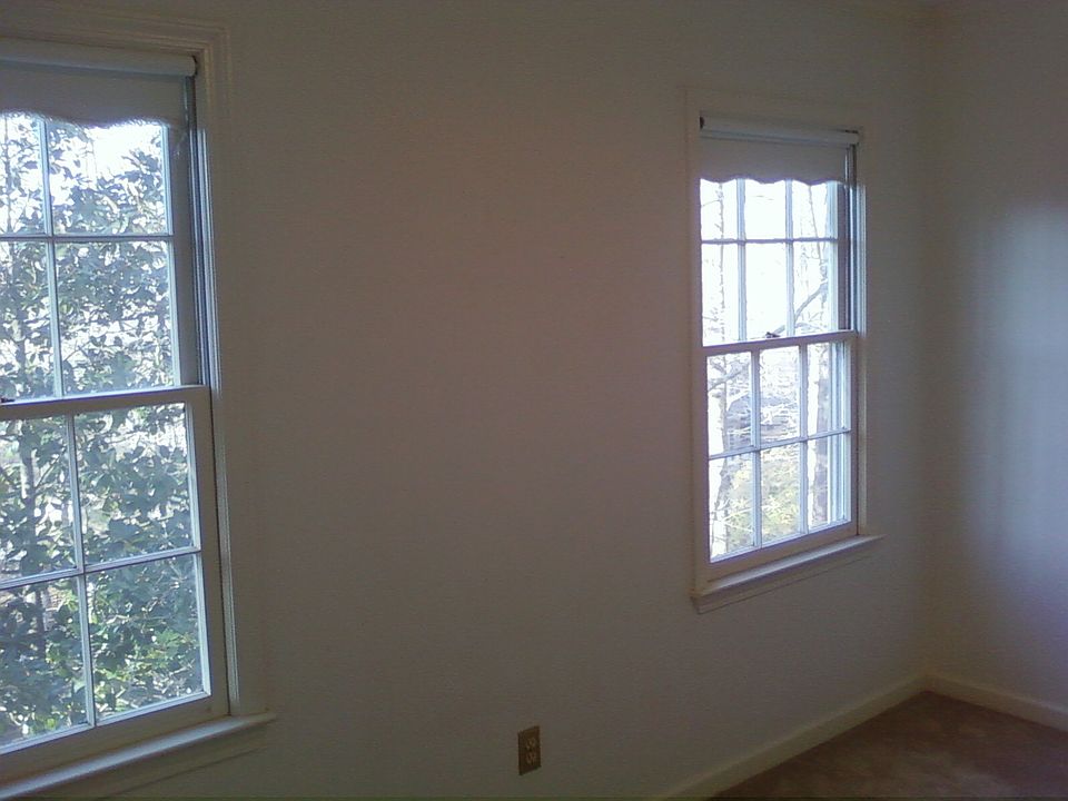 Another upstairs bedroom 