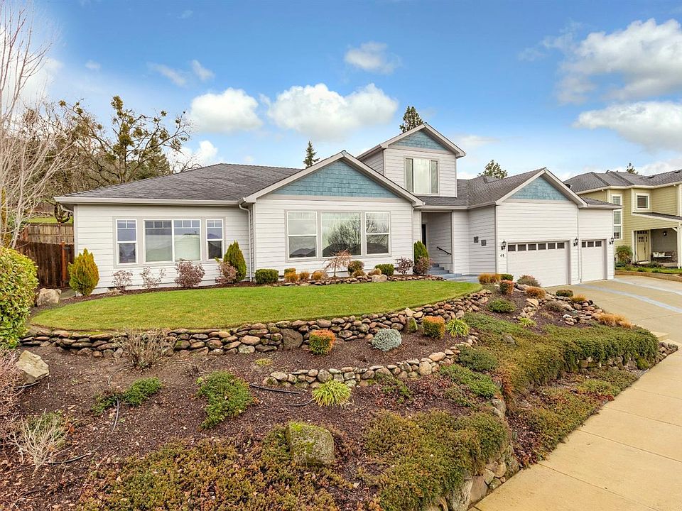 1st image of 46 Greenmoor Dr