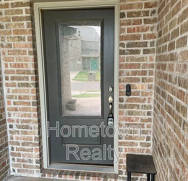 1712 Vermilion Ln — Photo 5