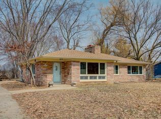 N56W34790 Lake Dr, Oconomowoc, WI 53066