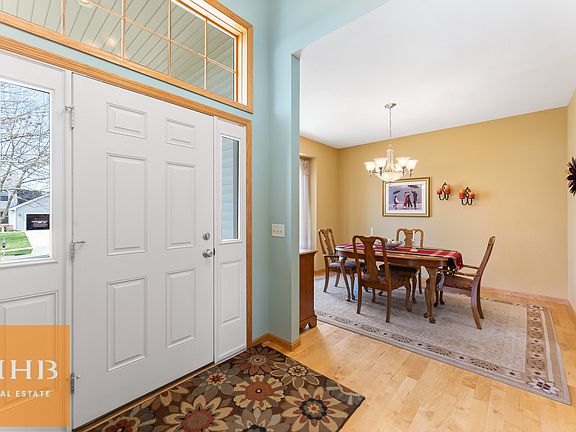 3rd image of 3004 Stamford Pl