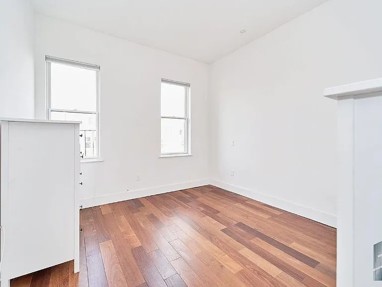 207 N 6th St #4R — Photo 11