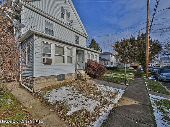 3rd image of 2211 Brown Ave