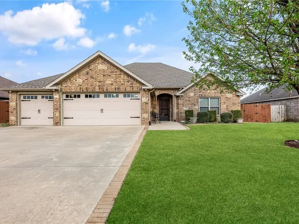 1110 Chattie Dr, Centerton, AR 72719