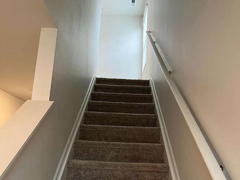 1083 Pepper Stone Dr — Photo 10