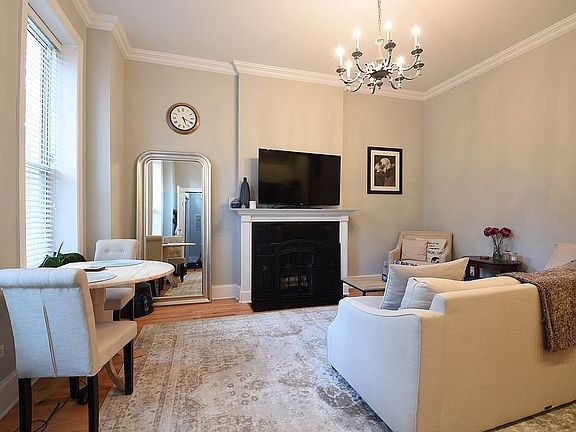 2nd image of 448 W Armitage Ave #1