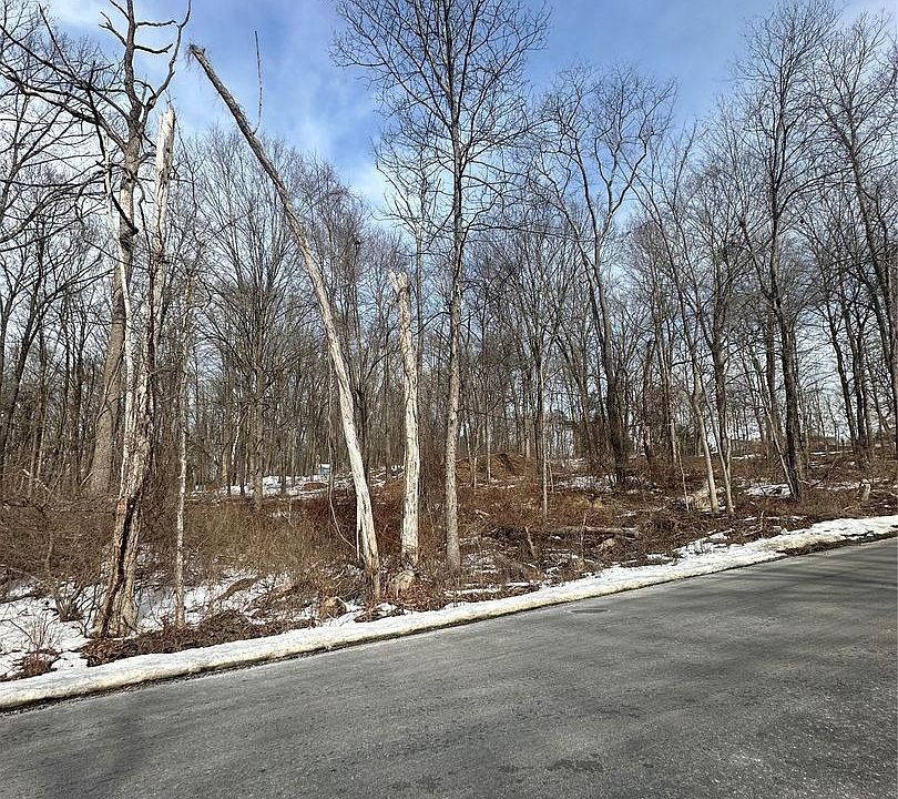 2nd image of 109 Cardinal Rd