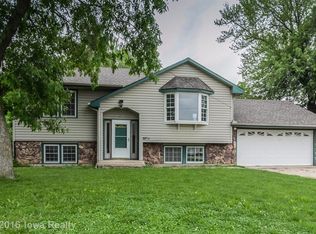 317 1/2 Sycamore St, De Soto, IA 50069
