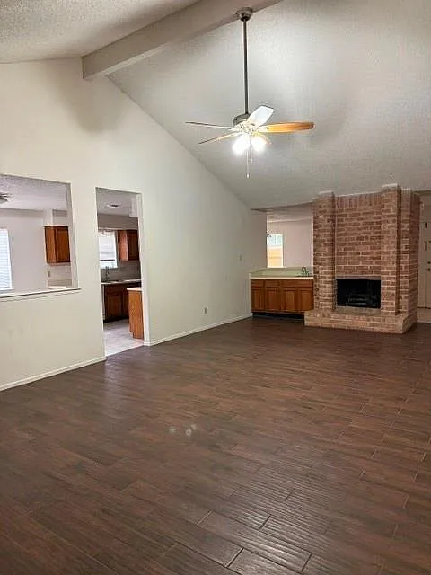 3 bed, 2.0 bath, 2264 sqft, $1,800 — Photo 4