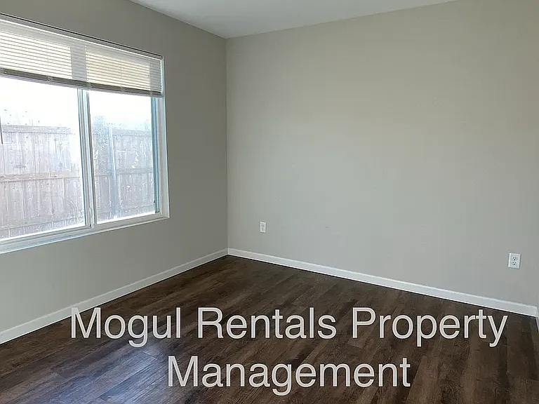 6916 N Hydraulic Ave #1 — Photo 8