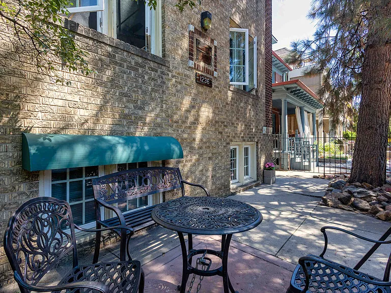 1236 N Pearl St — Photo 14