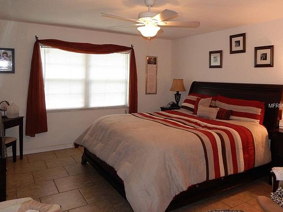 4th image of 7144 Knottypine Ave