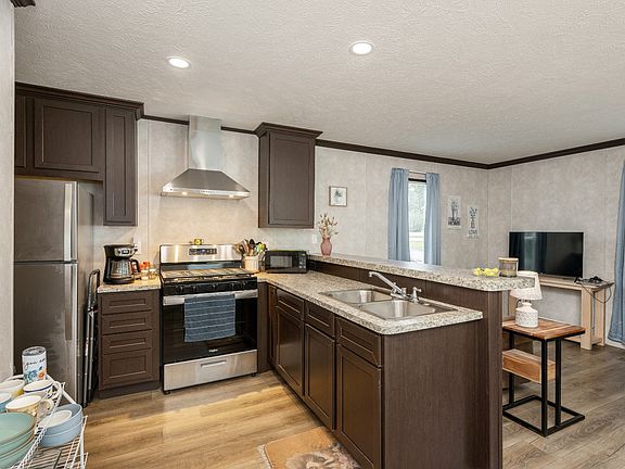 4th image of 36 Dogwood Path Ln