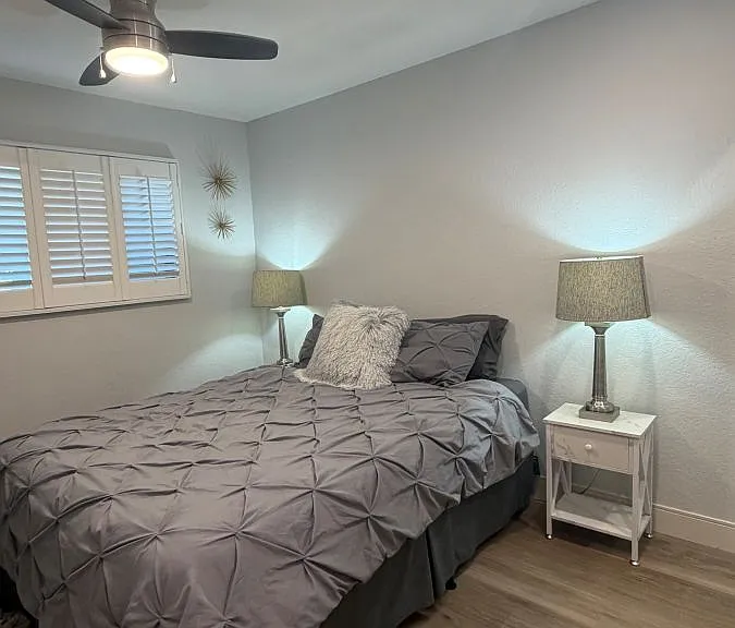 2801 N Los Felices Cir E — Photo 14