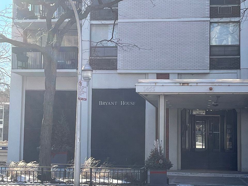 2nd image of 1455 N Sandburg Ter APT 1208B