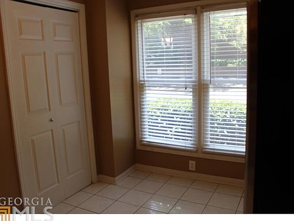 5th image of 2848 Turnberry Ln SE