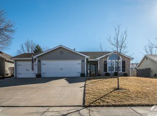 540 Arrowhead Dr, Lawrence, KS 66049