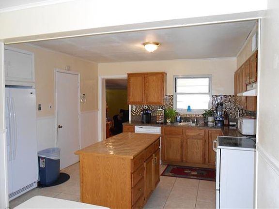 4th image of 796 Mystic Ave