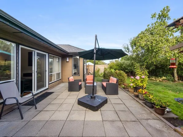 14098 20th Ave, Surrey, BC V4A 8P8