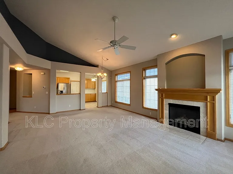 1725 S 50th St #192 — Photo 5